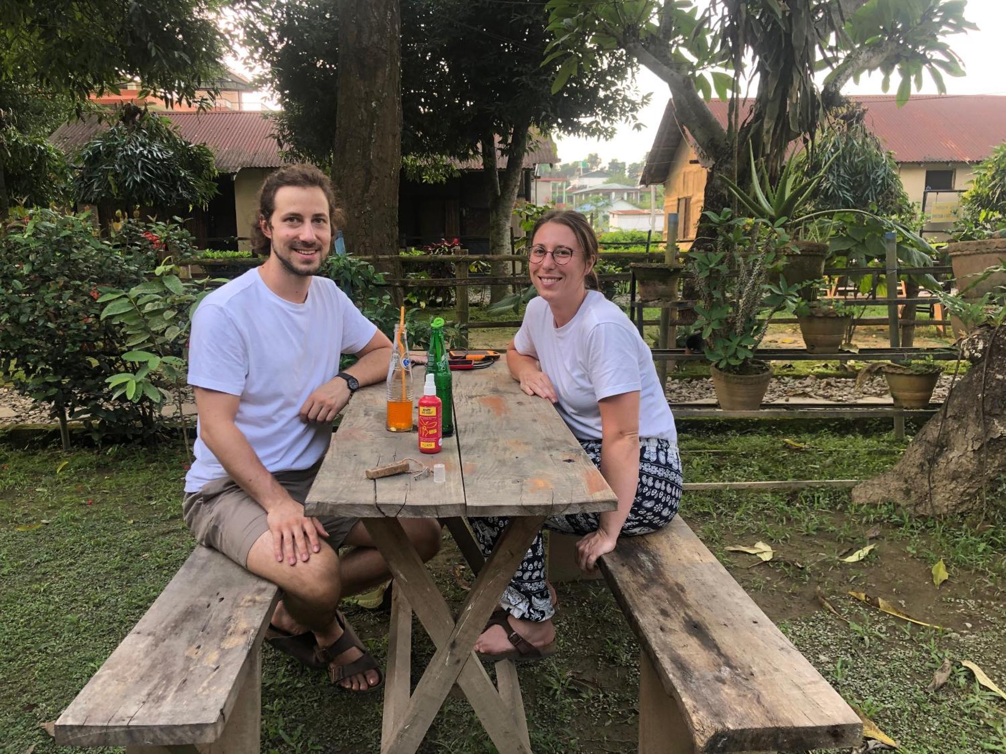 Hotel Tharu Garden And Beer Bar 奇旺 外观 照片